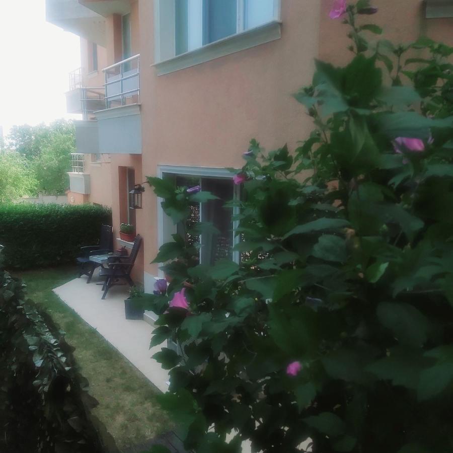 Saint Nicholas Varna Lovely 2 Bedroom Apartment With Sunny Garden מראה חיצוני תמונה