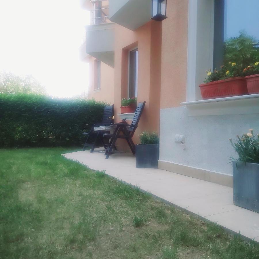 Saint Nicholas Varna Lovely 2 Bedroom Apartment With Sunny Garden מראה חיצוני תמונה