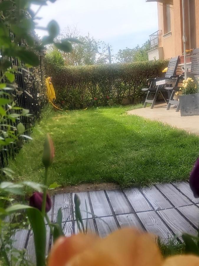 Saint Nicholas Varna Lovely 2 Bedroom Apartment With Sunny Garden מראה חיצוני תמונה